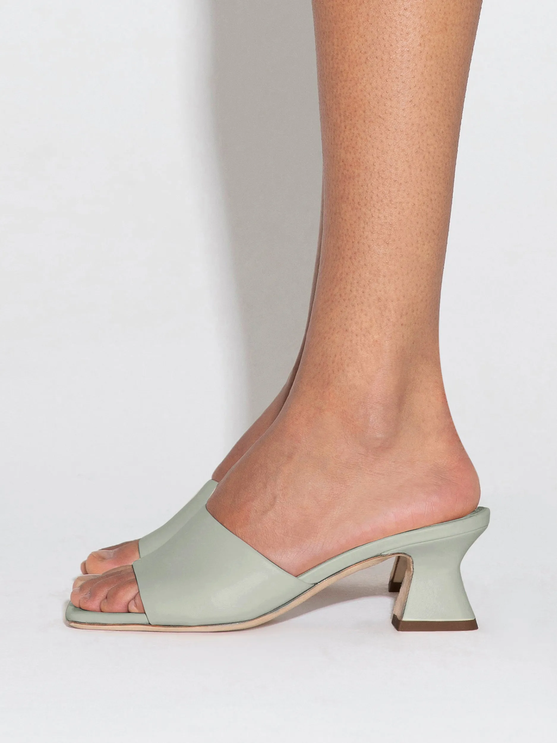 Ale Leather Mules