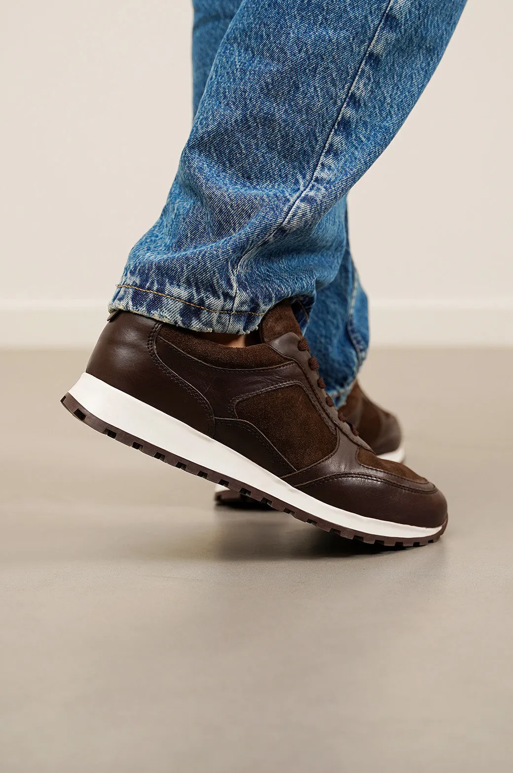 CASUAL LEATHER SNEAKERS