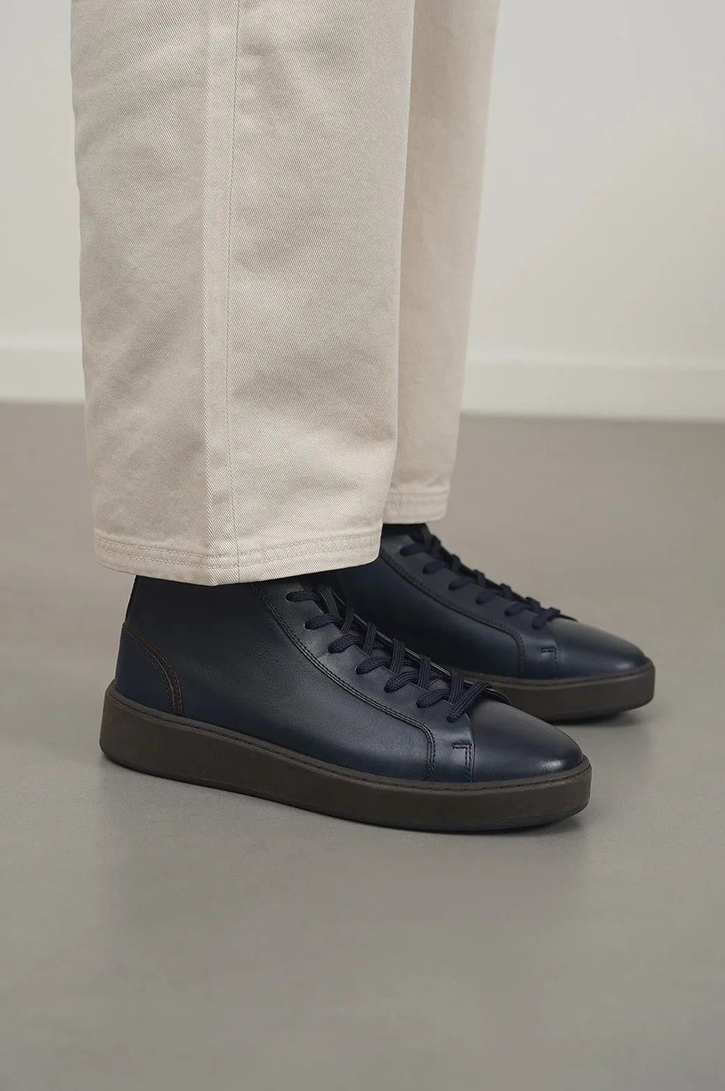 HIGH-TOP LEATHER SNEAKERS