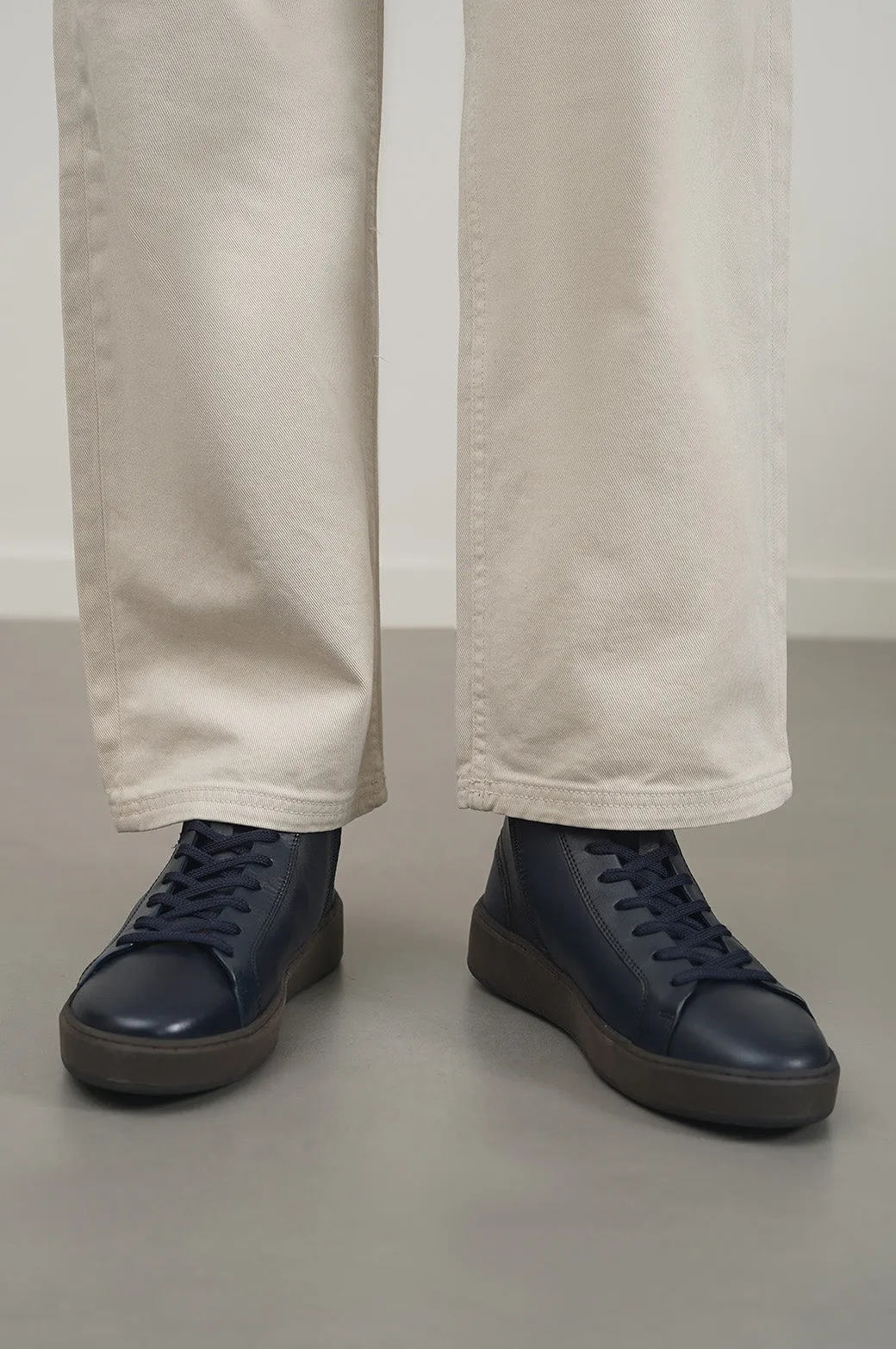 HIGH-TOP LEATHER SNEAKERS
