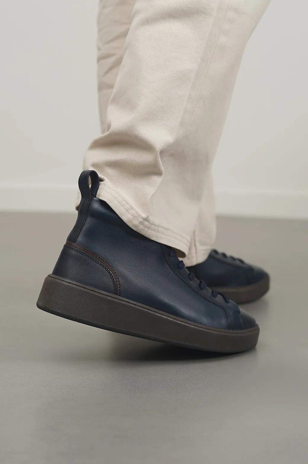 HIGH-TOP LEATHER SNEAKERS