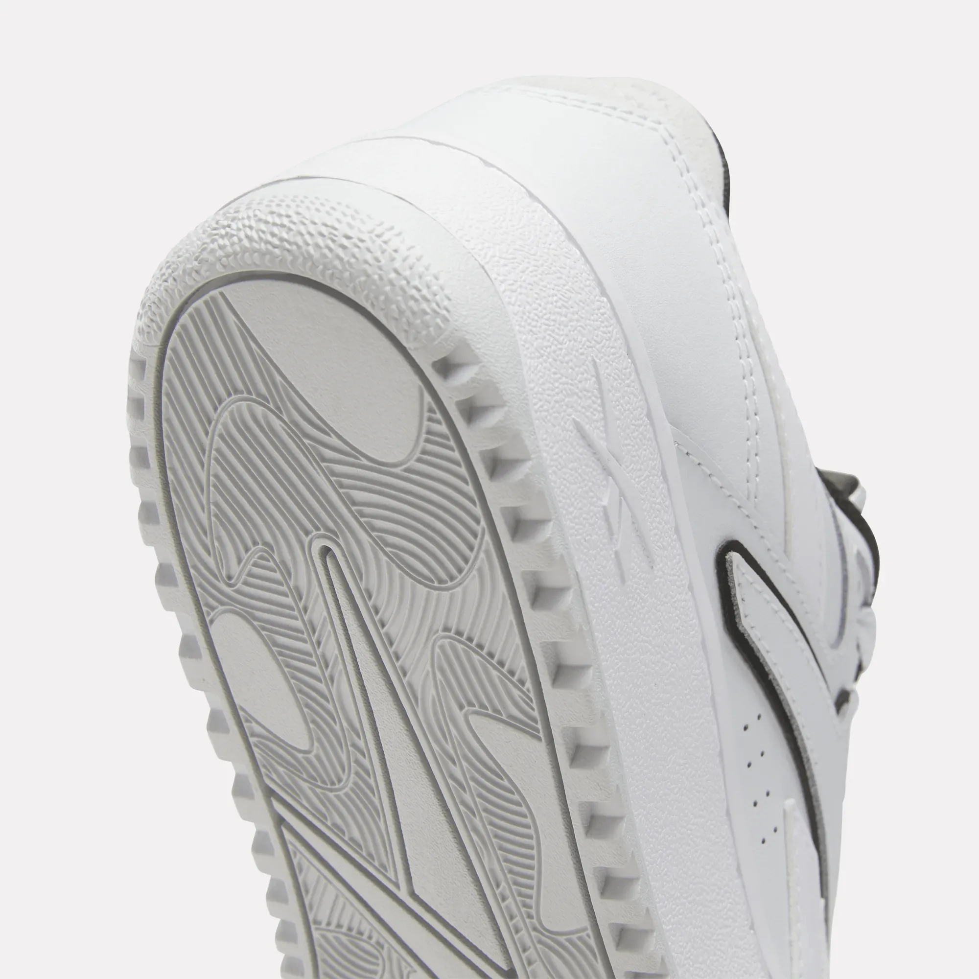 Reebok Shoes Women's ATR Chill Retro Basketball Shoes