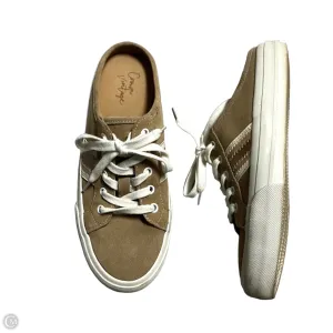 Shoes Sneakers By Crown Vintage In Tan, Size: 6.5