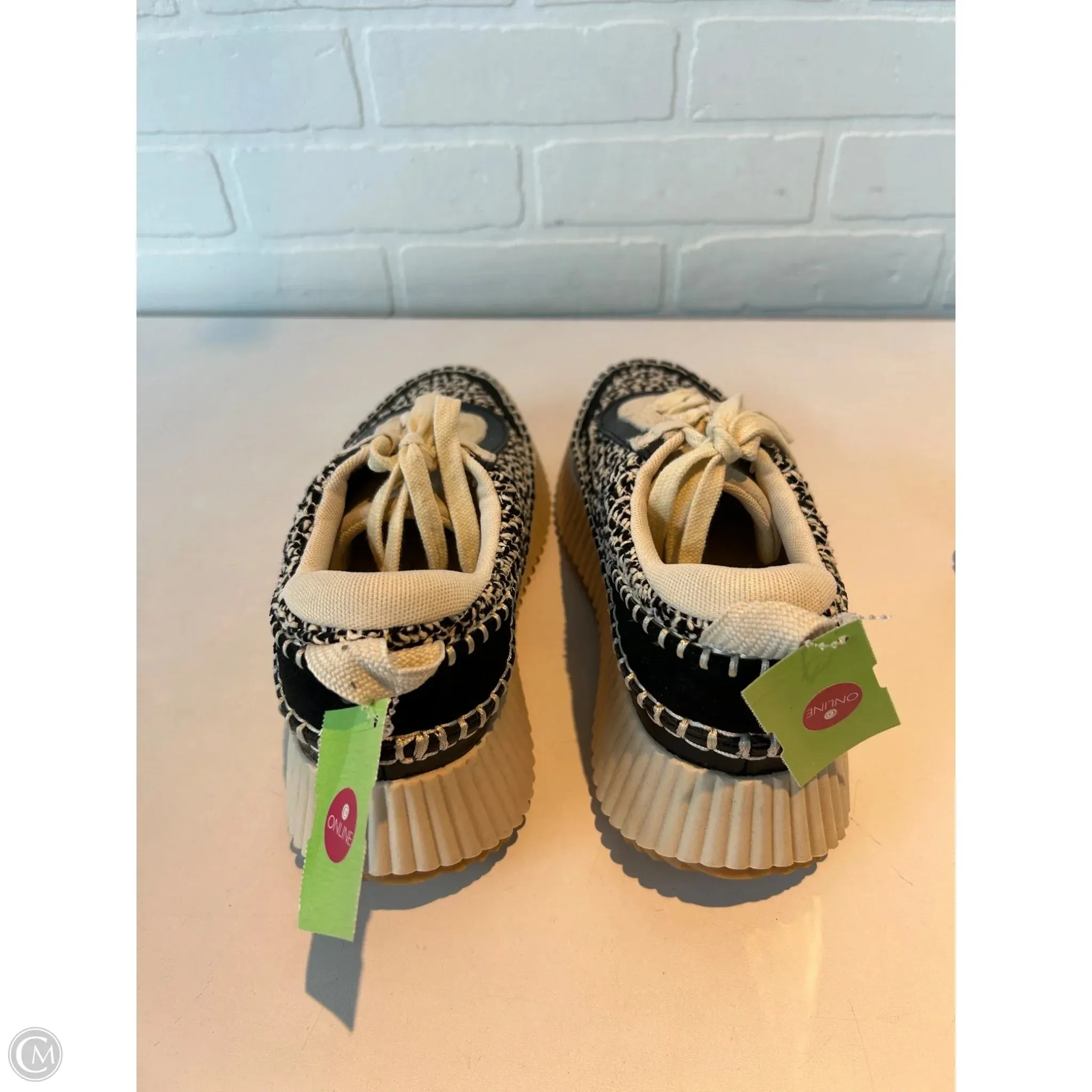 Shoes Sneakers By Dolce Vita In Black & Cream, Size: 8.5