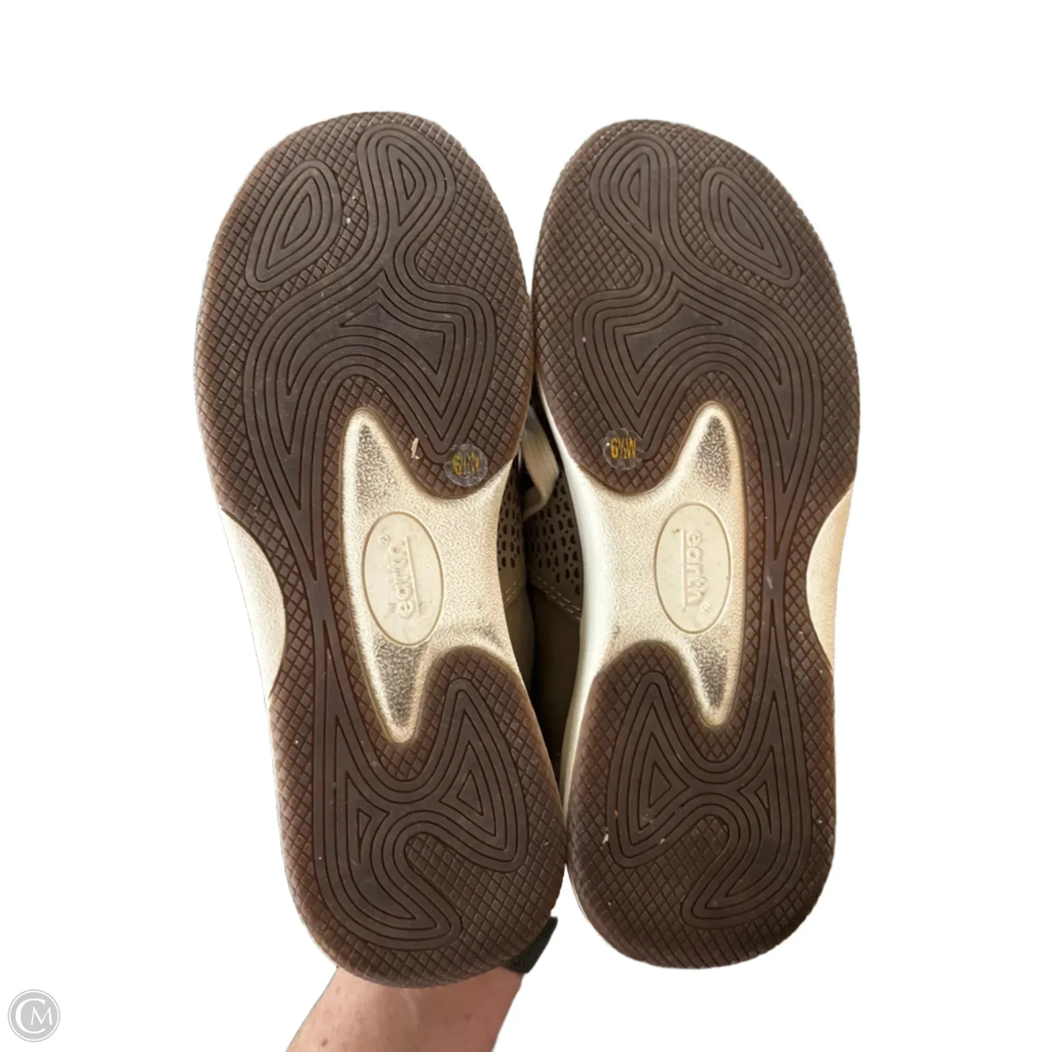 Shoes Sneakers By Earth In Tan, Size: 6.5