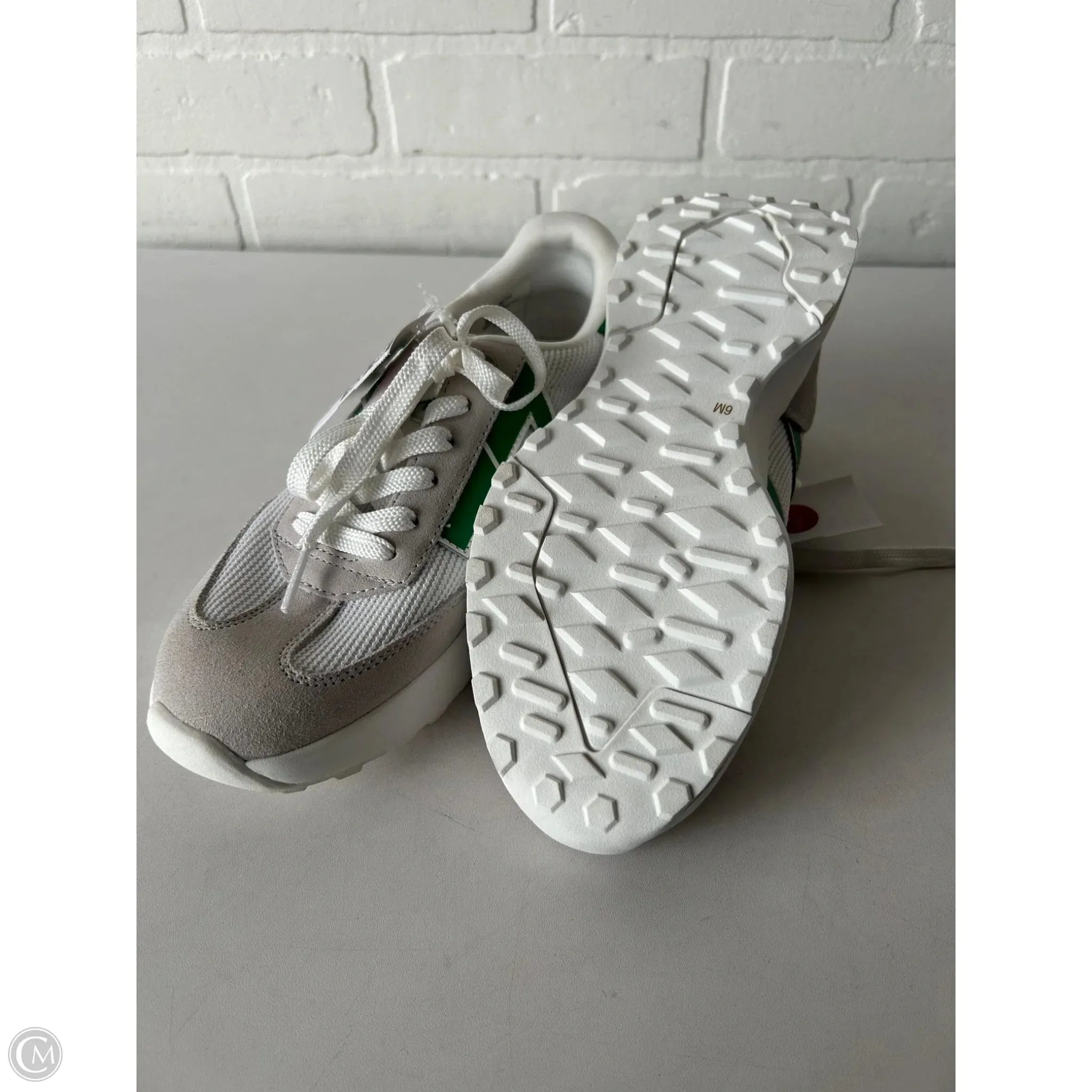 Shoes Sneakers By le tigre In Green & White, Size: 6