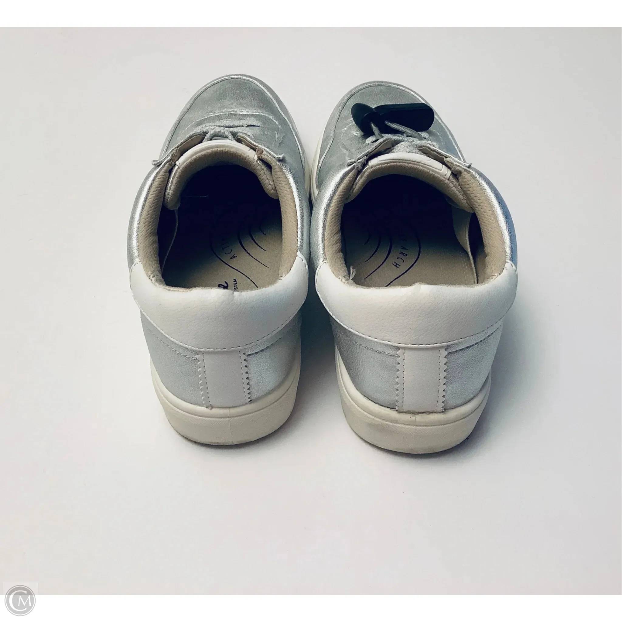 Shoes Sneakers By Life Stride In Silver, Size: 7.5