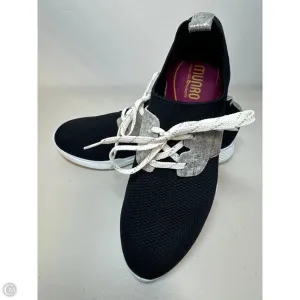 Shoes Sneakers By Munro In Black & Silver, Size: 9