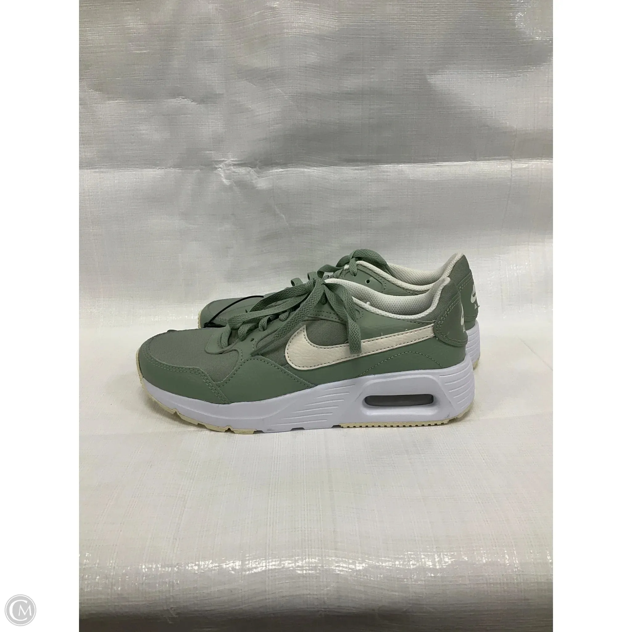 Shoes Sneakers By Nike In Green & White, Size: 7