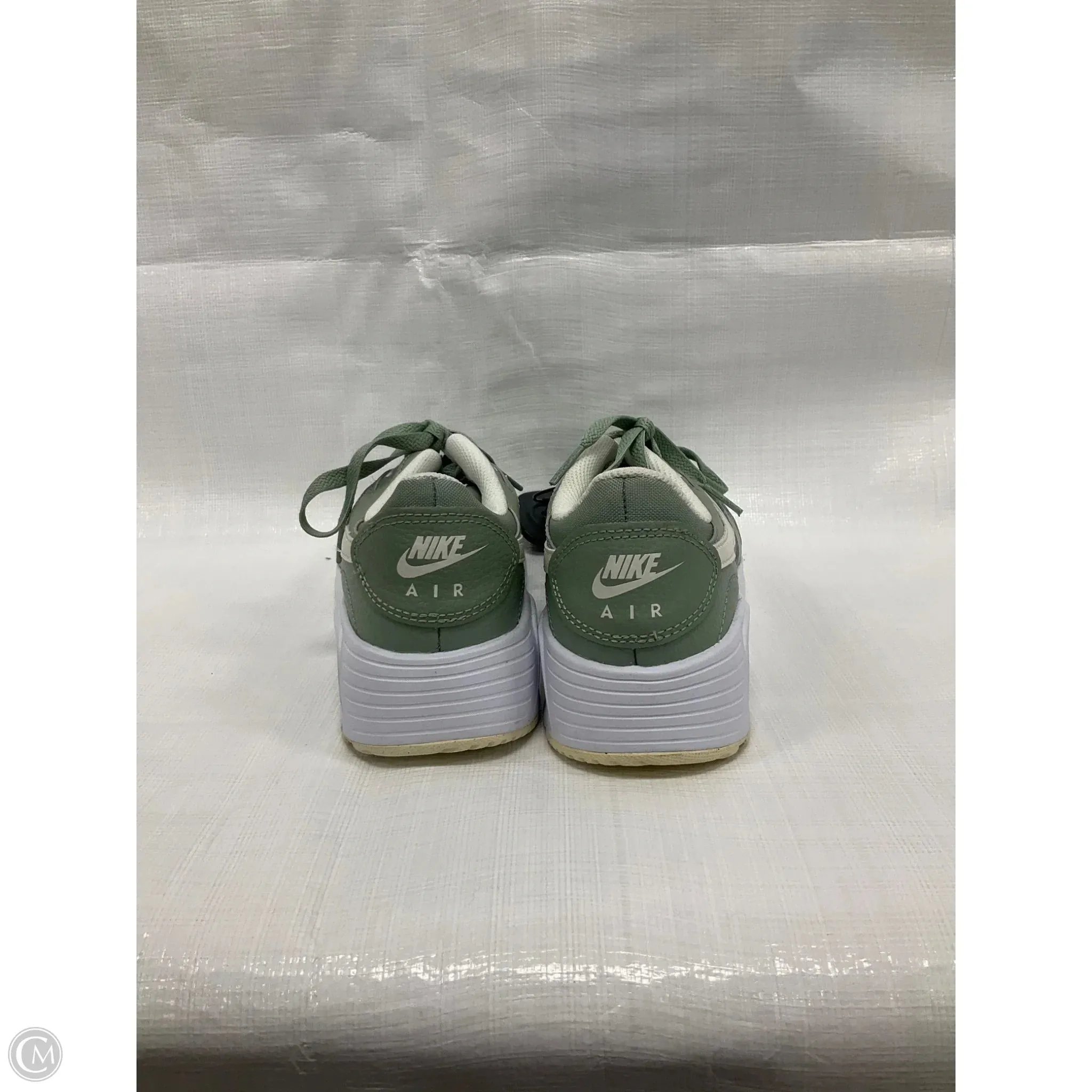 Shoes Sneakers By Nike In Green & White, Size: 7