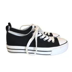 Shoes Sneakers By Olivia Miller In Black & White, Size:8