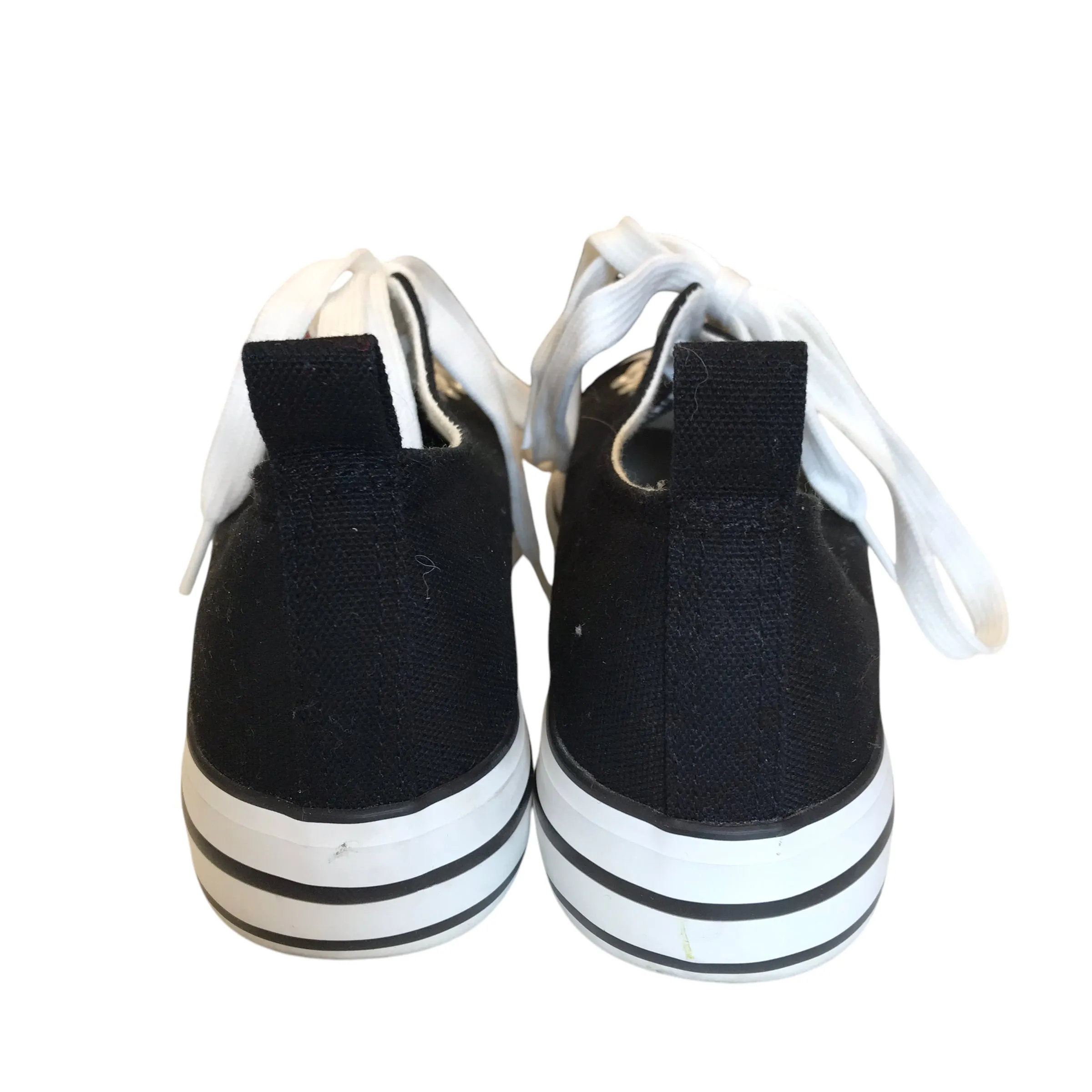 Shoes Sneakers By Olivia Miller In Black & White, Size:8