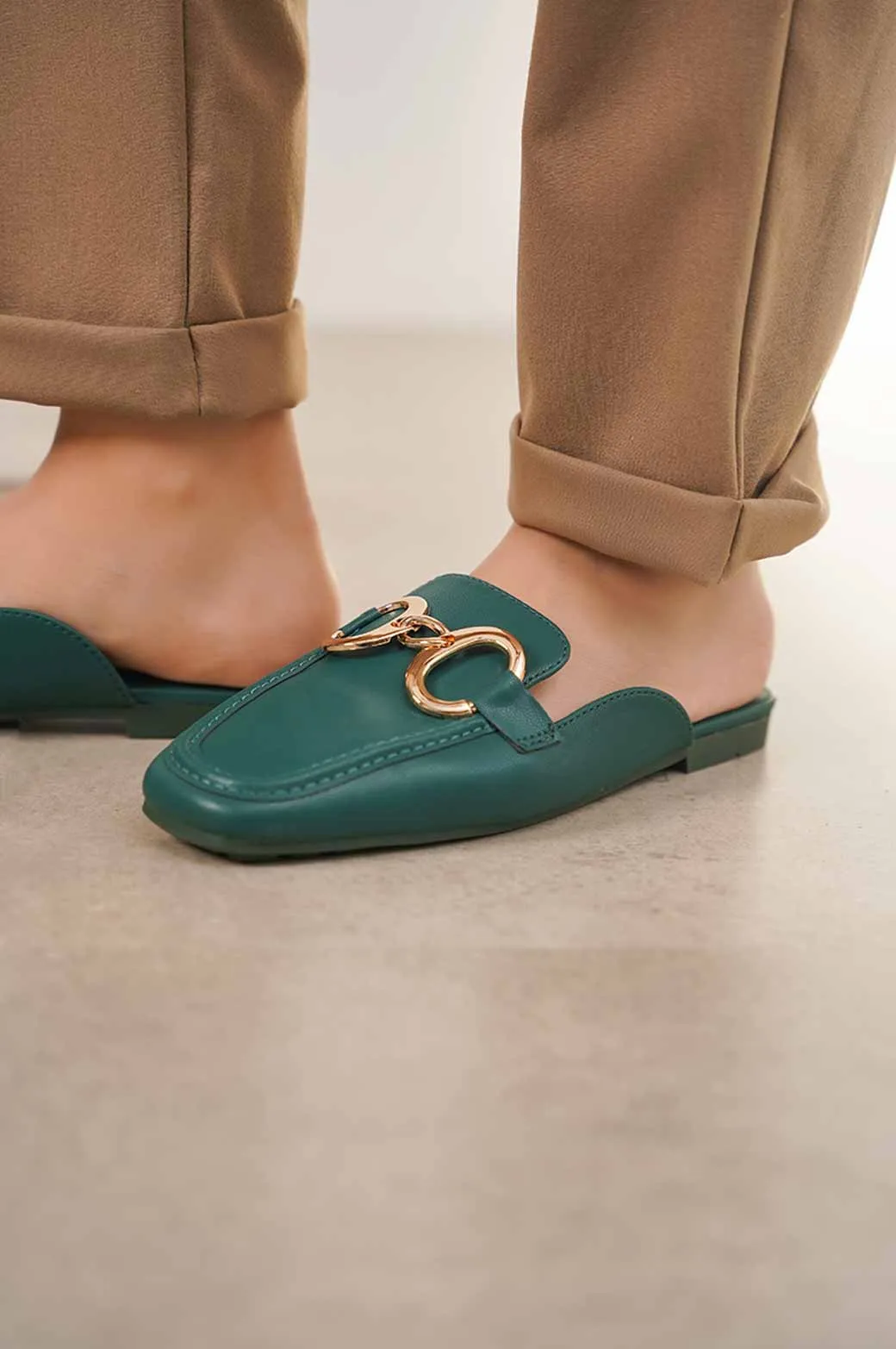 STAPLE MAMA MULES